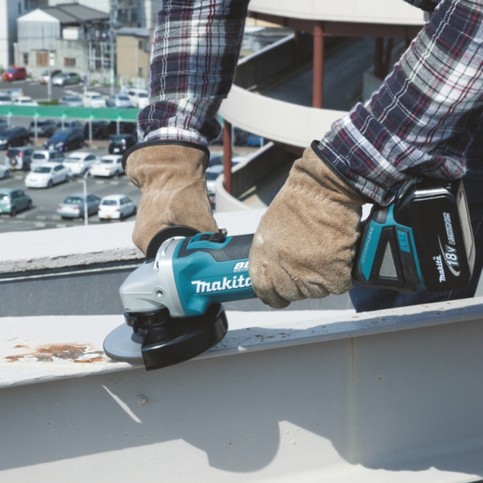 MAKITA VINKELSLIPER DGA506 18V SOLO