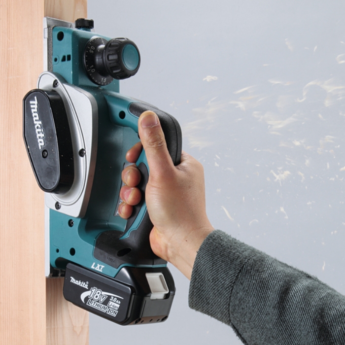 MAKITA HØVEL DKP180 18V SOLO