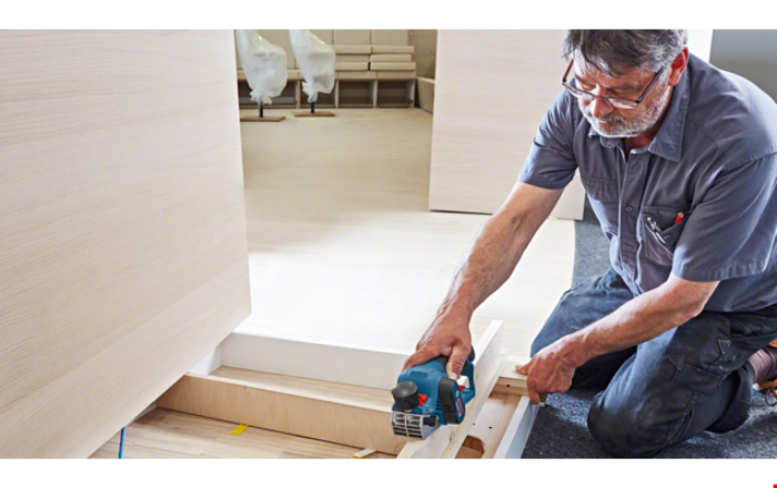 BOSCH HØVEL GHO 12V-20 SOLO