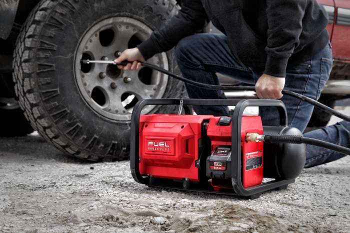 MILWAUKEE LUFTKOMPRESSOR M18 FAC-0