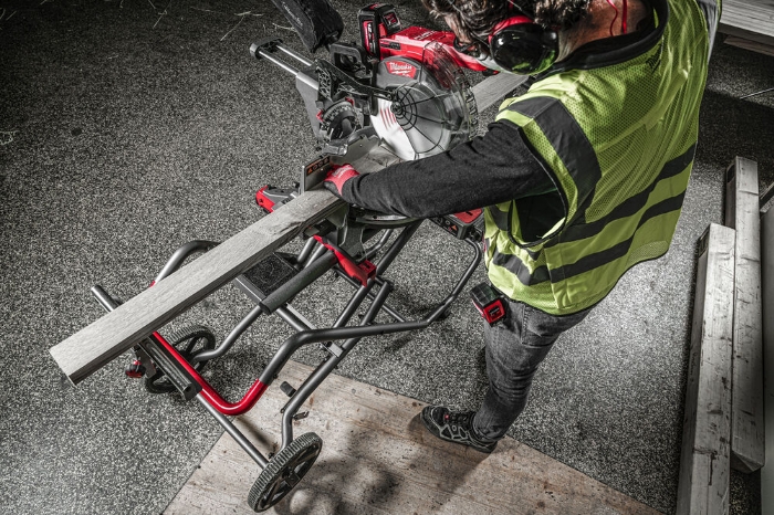 MILWAUKEE SAGBORD MSUV 280