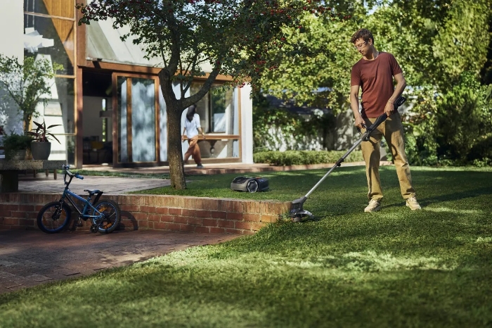 HUSQVARNA TRIMMER ASPIRE T28-P4A P1 INKL. BATTERI OG LADER