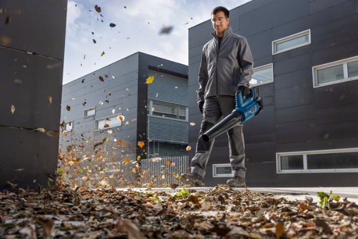 BOSCH LØVBLÅSER GBL 18V-750 SOLO