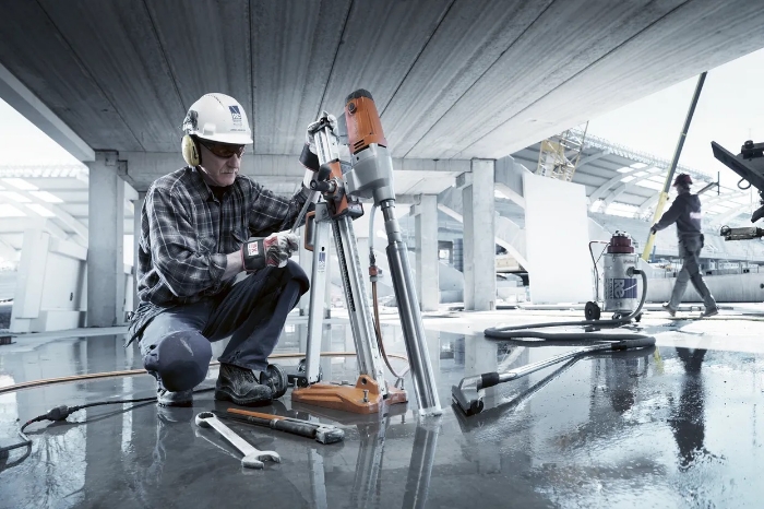 HUSQVARNA KJERNEBORMASKIN DMS 240