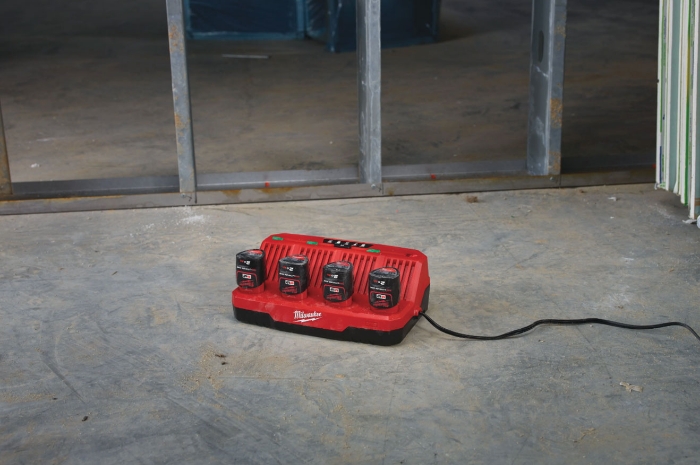 Milwaukee Batterilader M12 C4