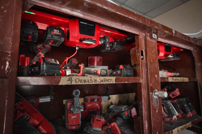 Milwaukeee Multilader M12-18 GBC4